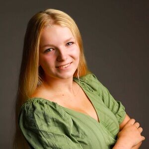 Meet your Posher, Aliya
